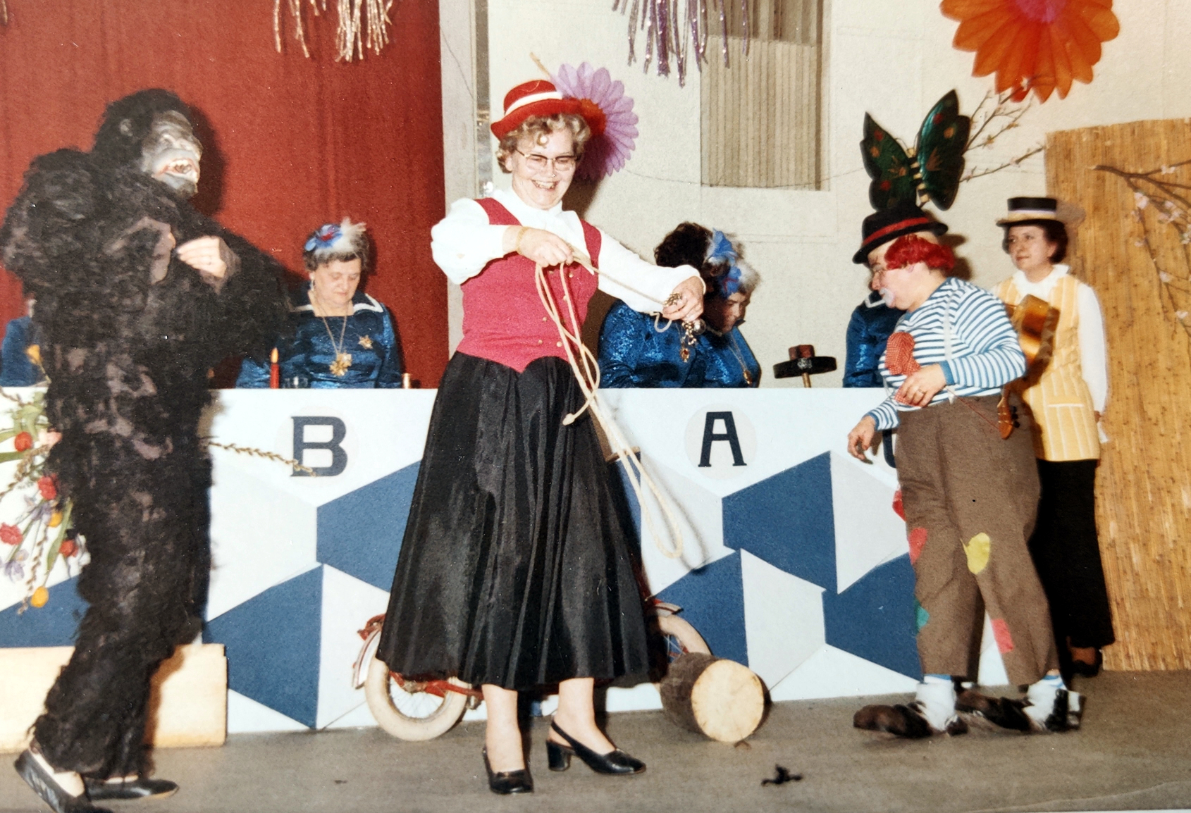 Möhnensitzung Gräulich-Bläulich 1972 (2)